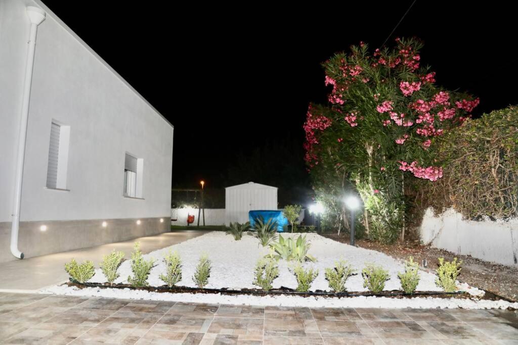 Villa Mare Blue Sr Nuovissima Villa 150M Dal Mare Adatta A Bambini Terrauzza Kültér fotó
